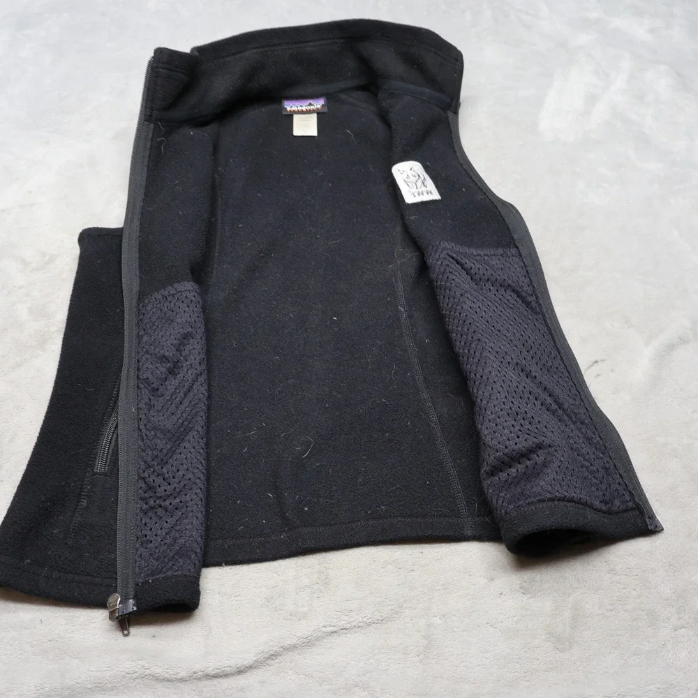 Patagonia Synchilla Vest Women Small Black Fleece  Full Zip Collectible LOGO VTG